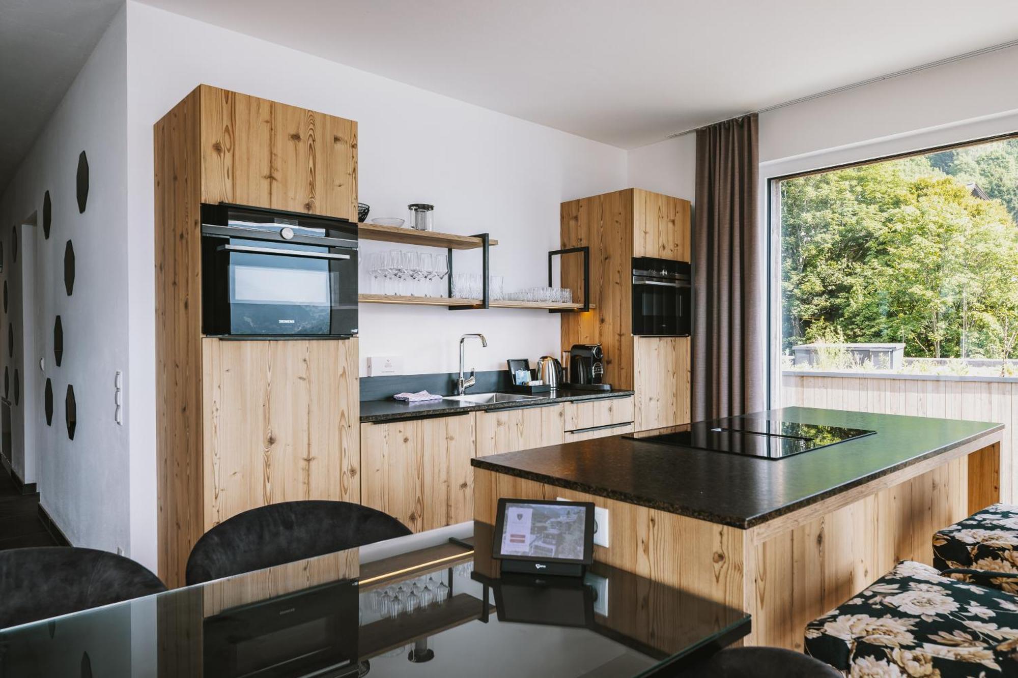 Nikolaus By Avenida Panoramic Wellness Suites Zell am See Exterior photo